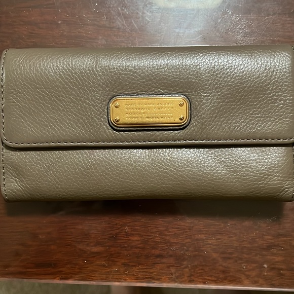Taupe Marc by Marc Jacobs bag and Wallet - Picture 4 of 7